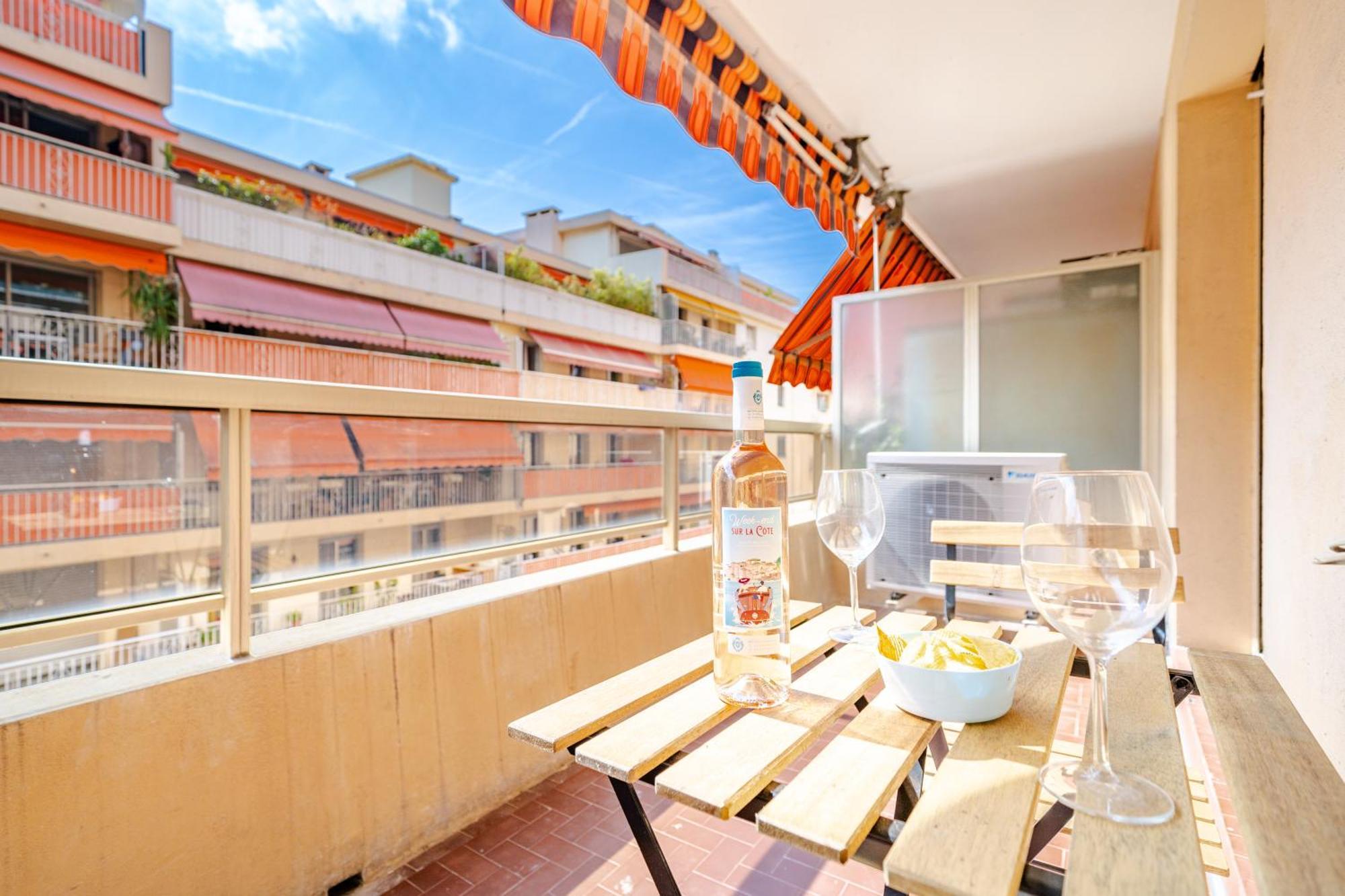 Near Old Town And Apartment Fully Renovated Nice Exterior foto